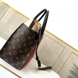 Women's Louis Vuitton On My Side MM tote bag