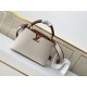 Louis Vuitton Capucines Beige MM handbag 